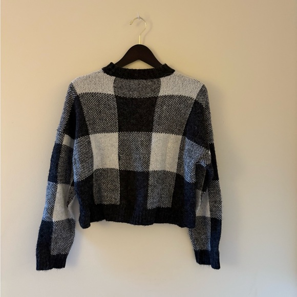 Forever 21 Black and White Checkered Turtleneck Sweater - Picture 4 of 4